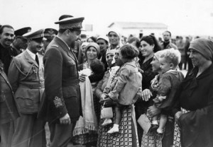 Italian_emigrants_governor_italo_balbo_libya_1930s